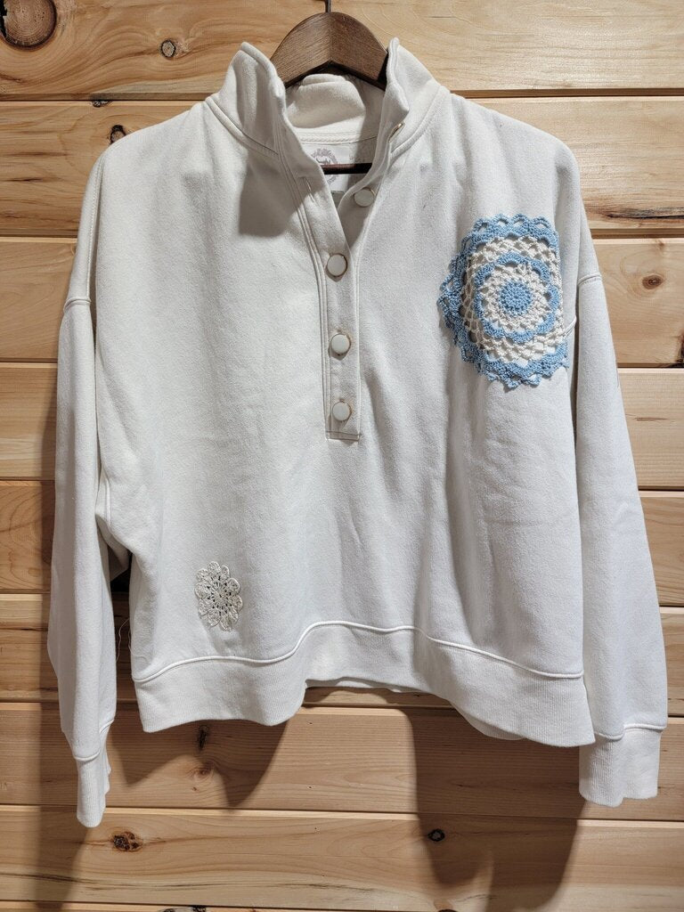 Vintage Doily Collared Sweatshirt Large