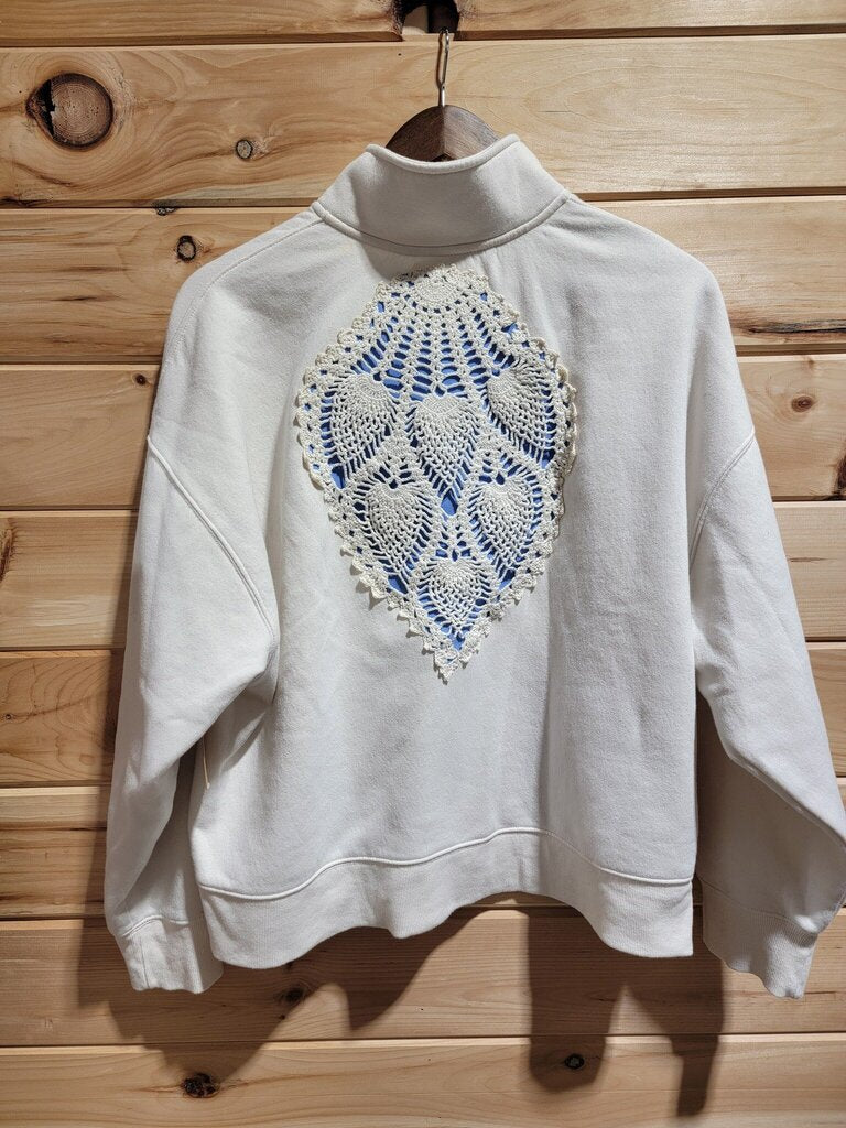 Vintage Doily Collared Sweatshirt Large