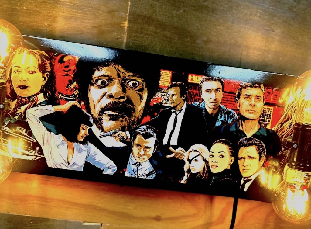 Tarantino Skateboard Lamp
