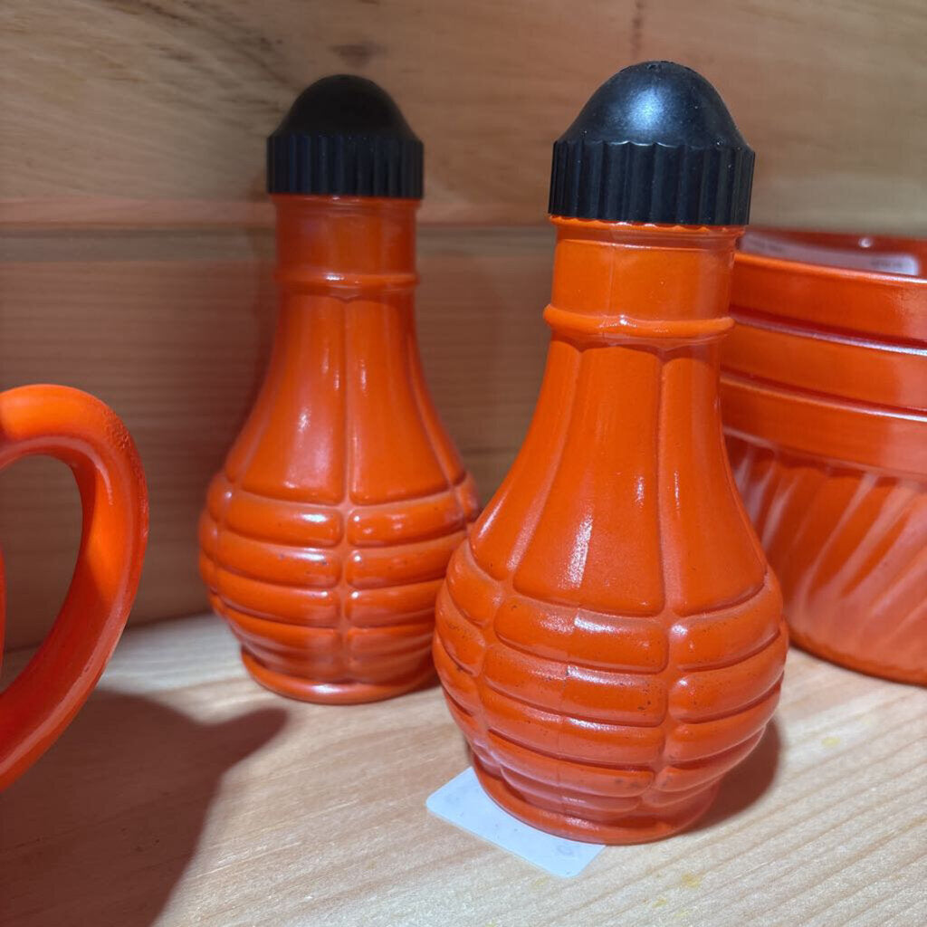 Glass Salt & Pepper Set Tomato Red