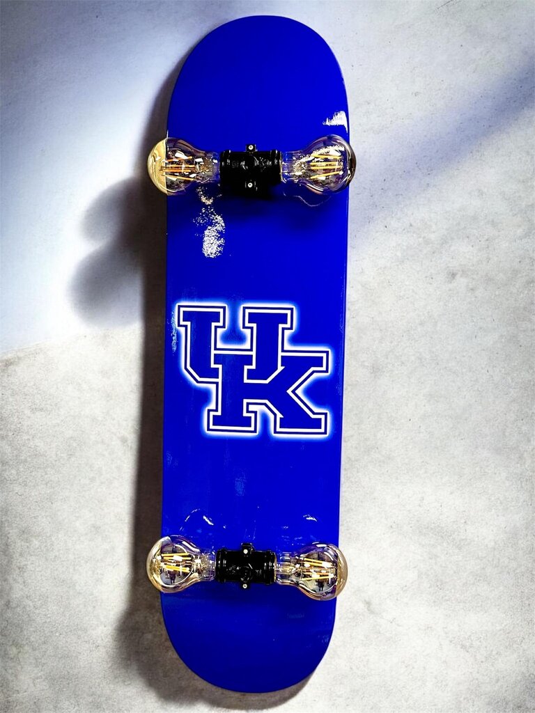 UK Skateboard Lamp