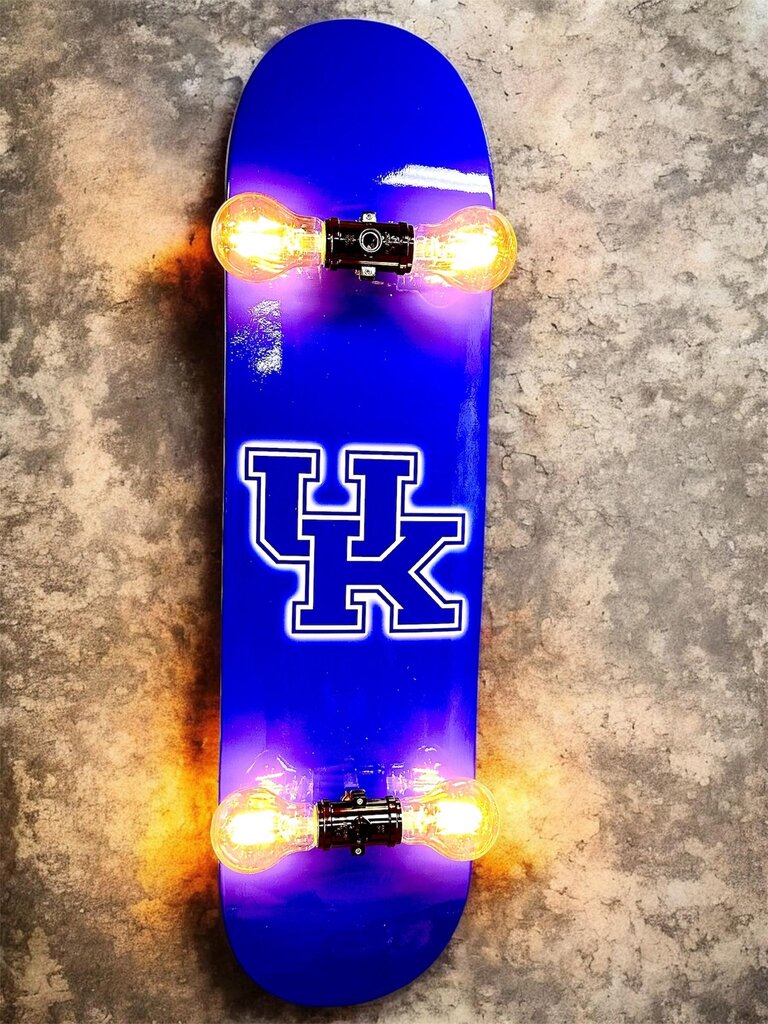 UK Skateboard Lamp