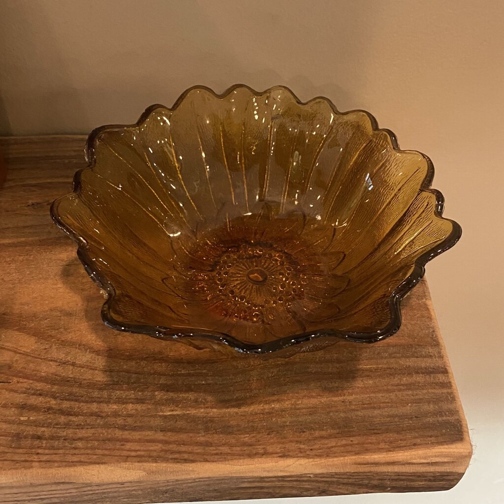 7in. Vtg. Amber Indiana Glass Sunflower Bowl