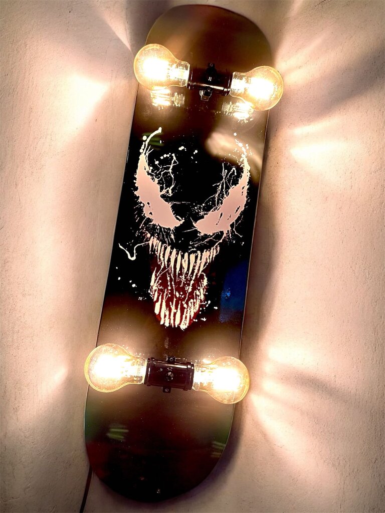 Venom Skateboard Lamp