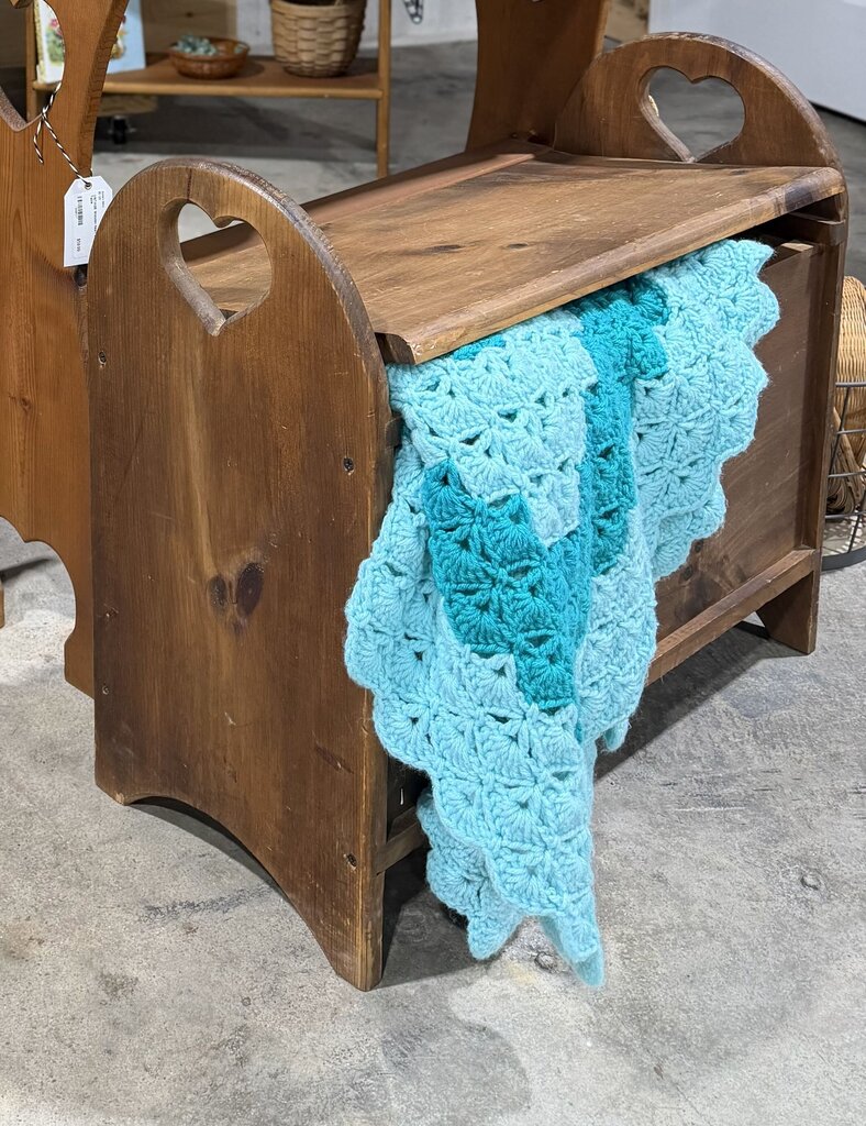 Wooden Heart Storage Bench