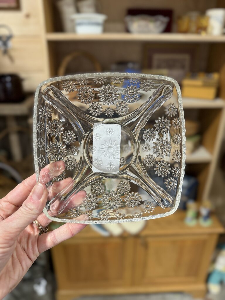 Sq Daisy Glass Dish