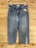 Risen Cut Off Hem Jeans