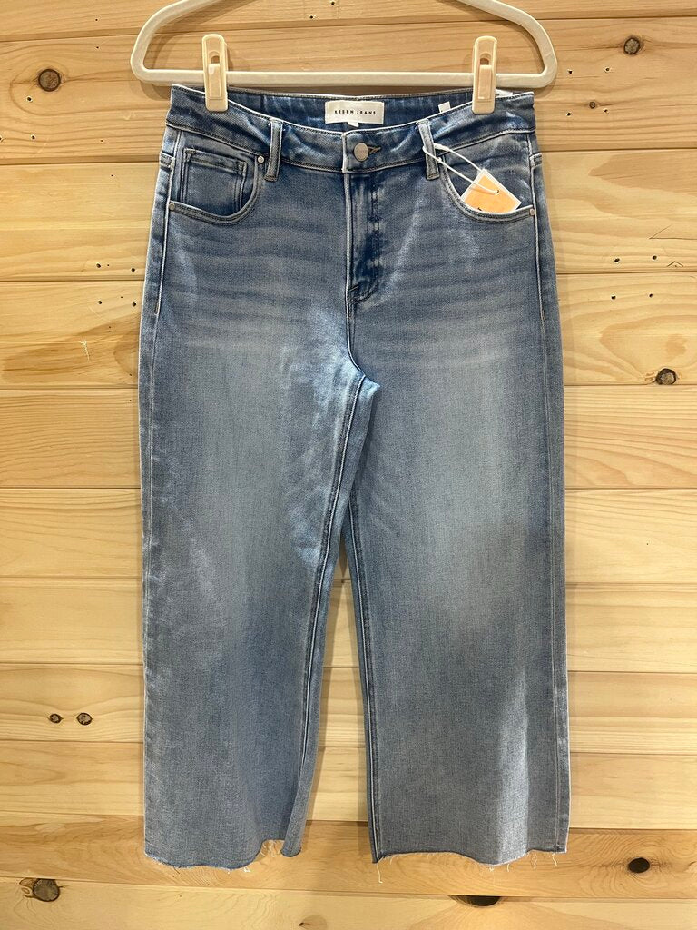 Risen Cut Off Hem Jeans