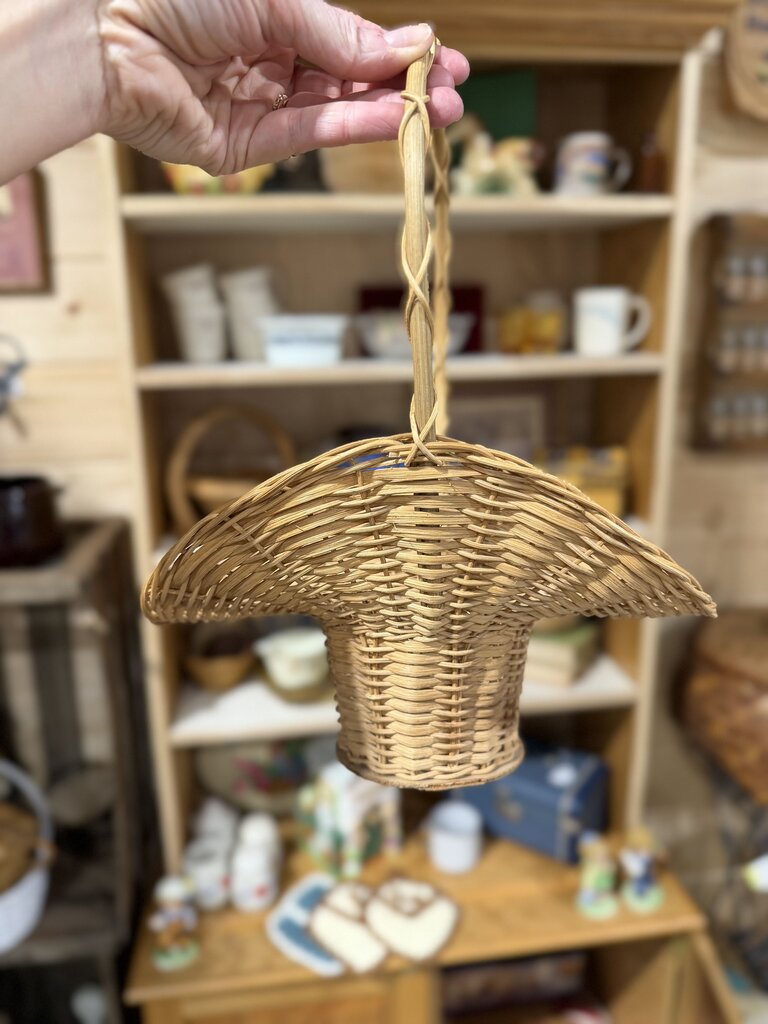 Small Hat Shaped Basket w/Handle