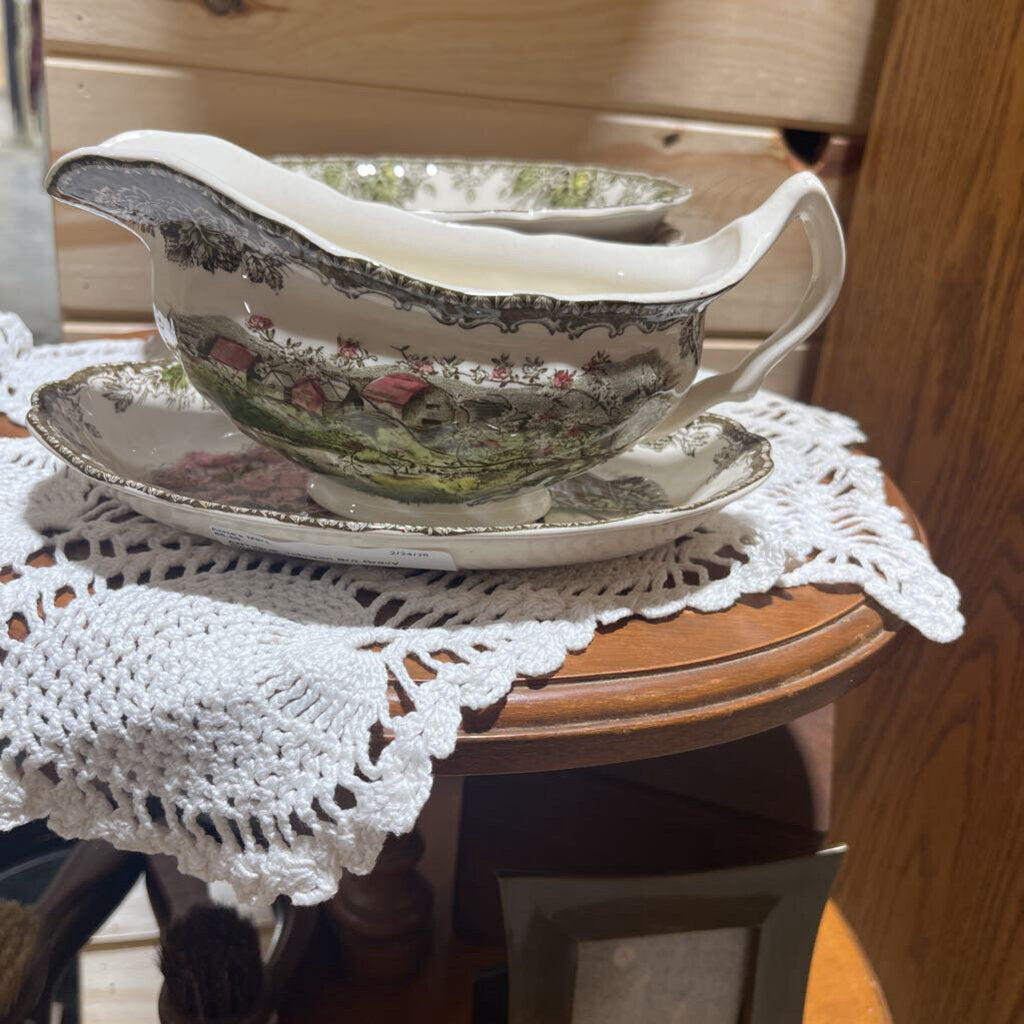 Johnson Bro Gravy Boat/Dish