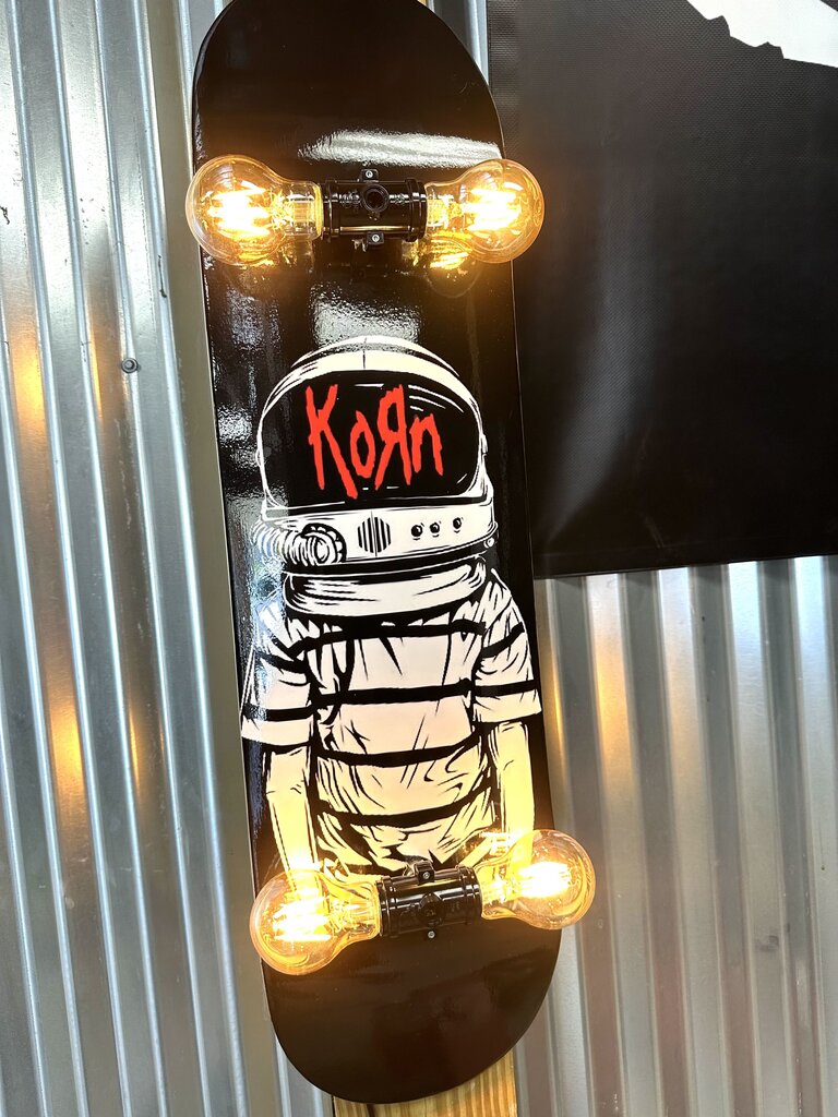 Skateboard Lamp - Korn