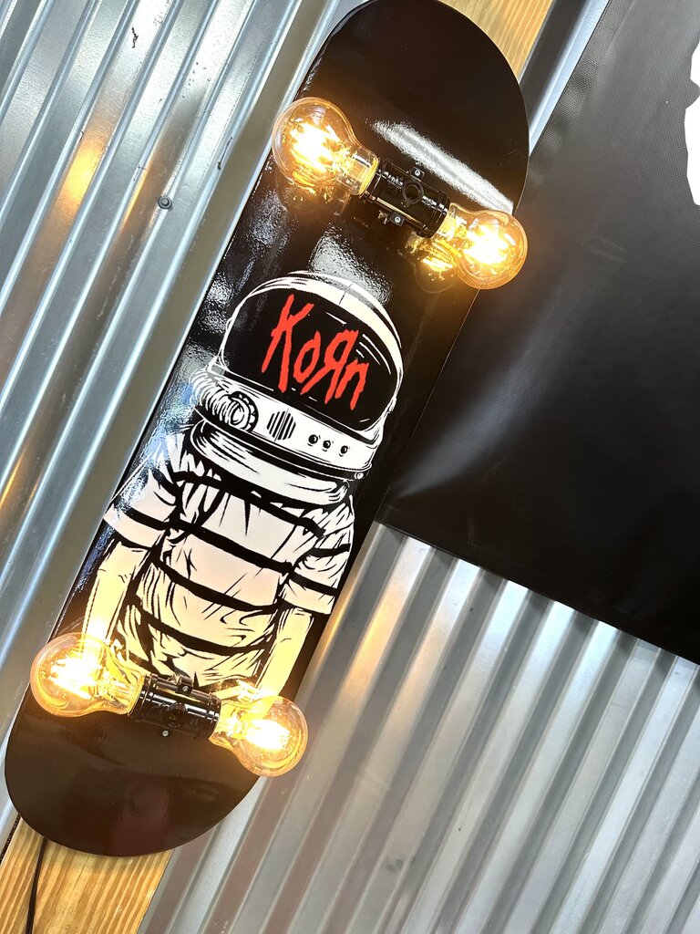 Skateboard Lamp - Korn