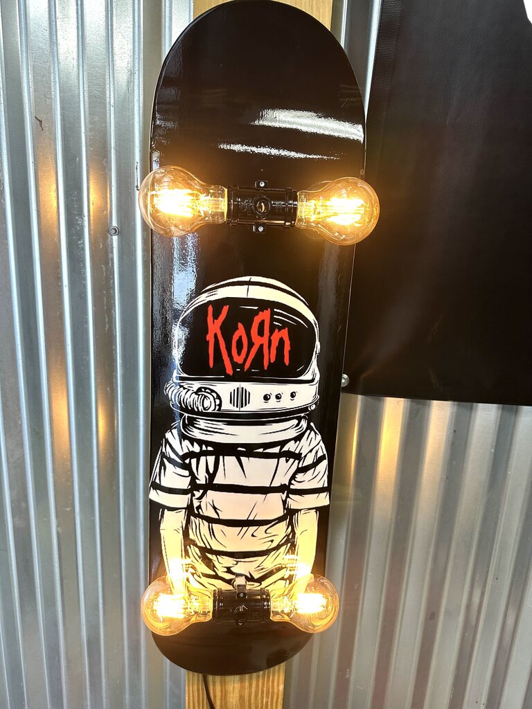 Skateboard Lamp - Korn