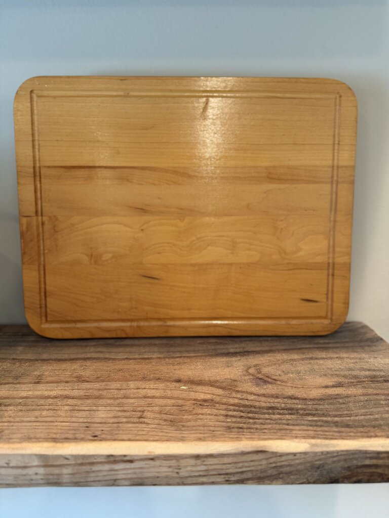 11x14" Wooden Cutting Board w/edge groove