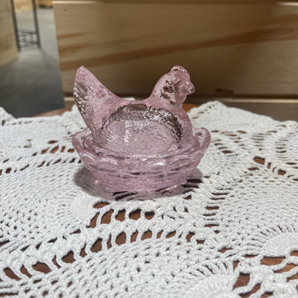 Rose Pink Rosso Hen on Nest 3.5"