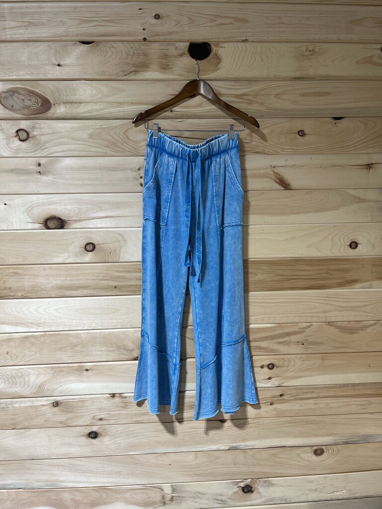Exposed Seam Flare Pant
