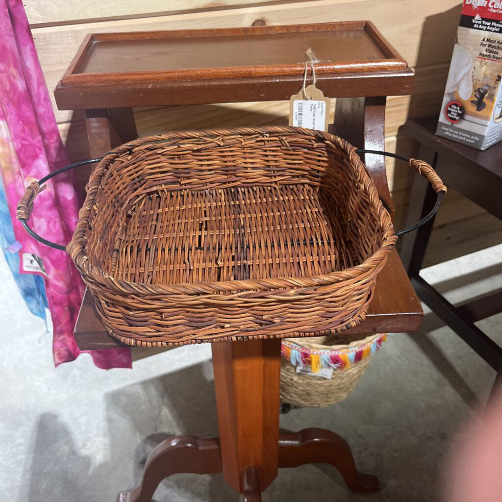 Basket w/Handles