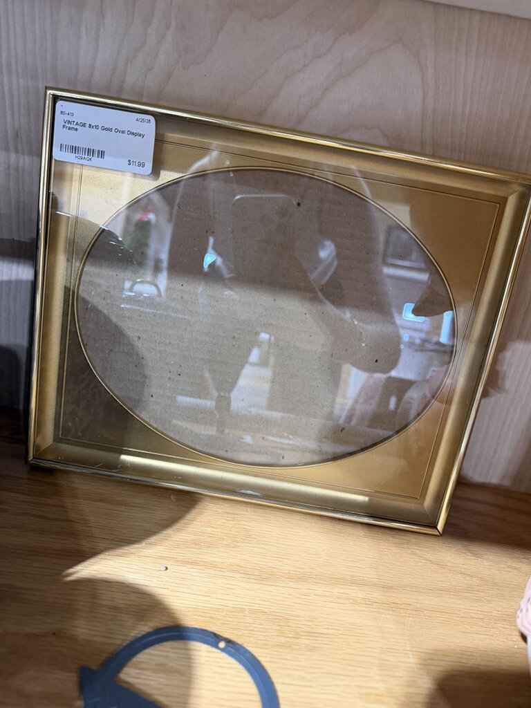 8x10 Gold Oval Display Frame