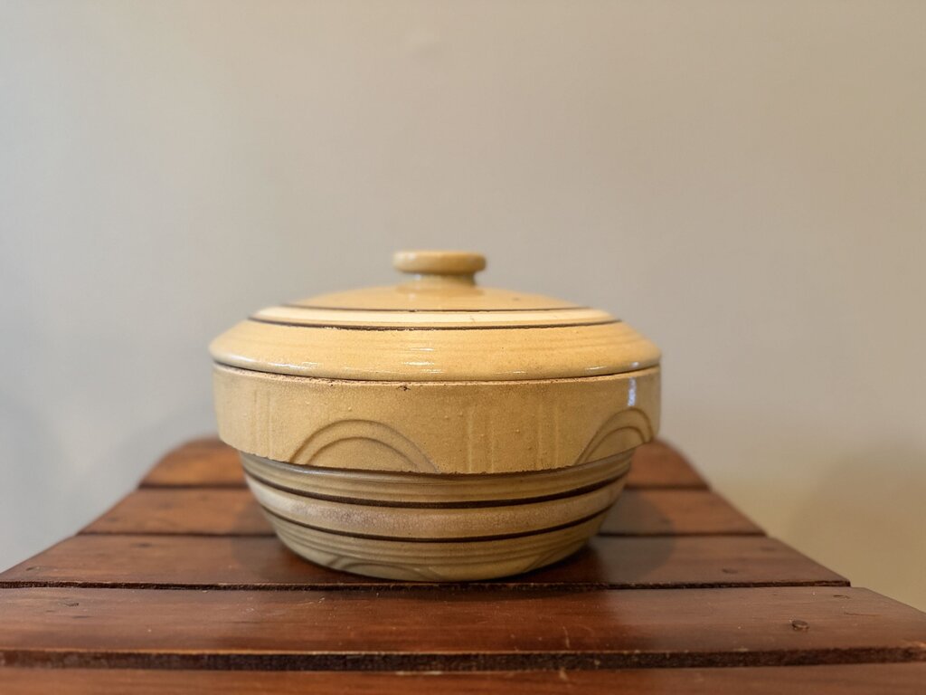 Watt Pottery Caserole Bowl Dish