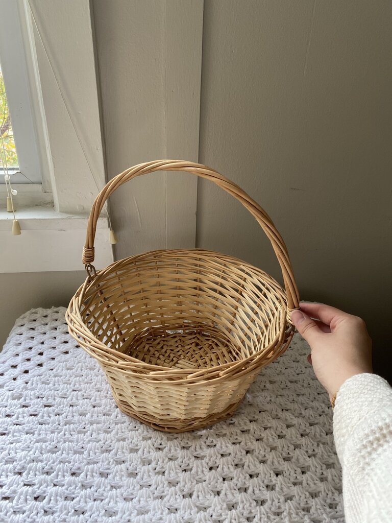 Wicker Brown Basket with Swing Handle