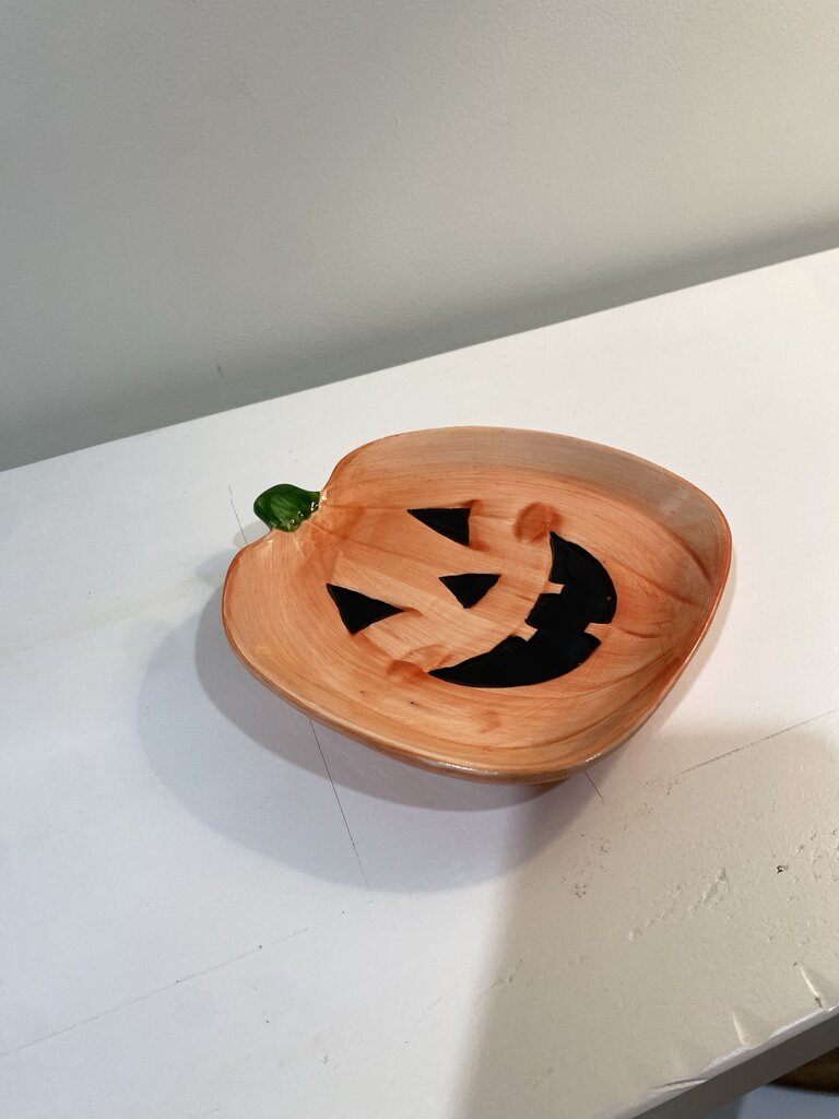 jack o'lantern catch all dish