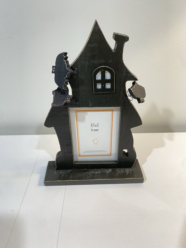 halloween castle picture frame