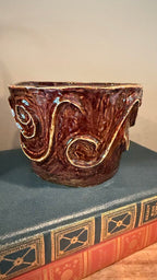 Brown Pottery Swirl Design