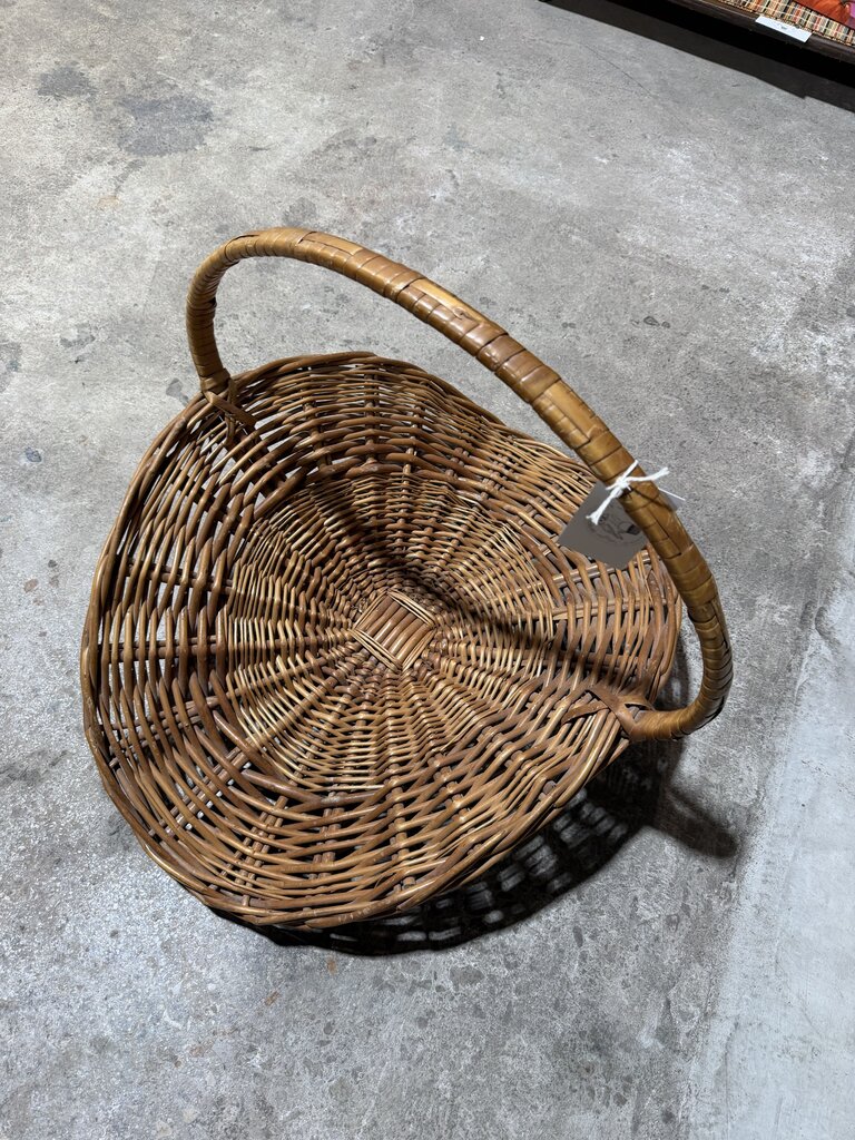 Forgaging Wicker Harvest Basket