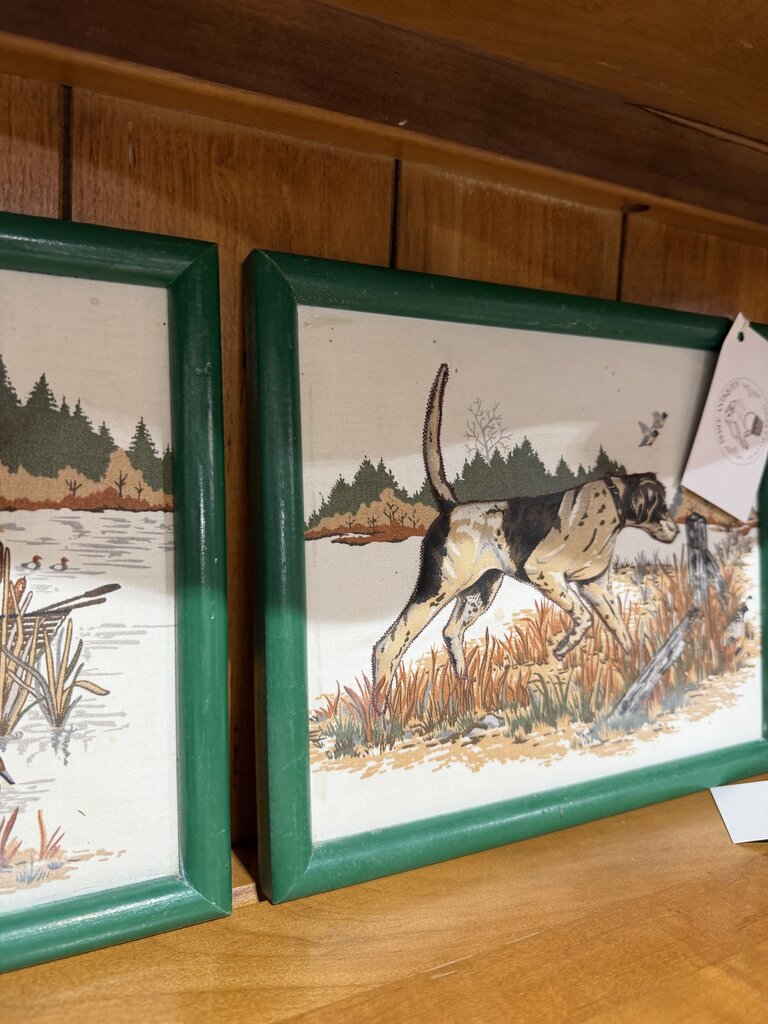 Set of 2 3D Hunting Dog Wood Frames